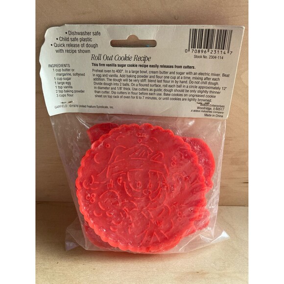 Garfield Christmas Cookie Cutters Set of 4 Wilton - Picture 2 of 6